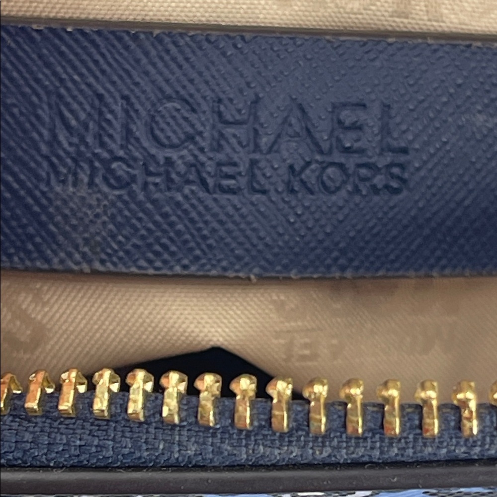 Michael Kors Navy and White Floral Cosmetic Bag - Picture 9 of 9